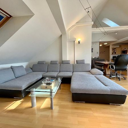 Atemberaubendes Loft Mit Pool Viena Exterior foto