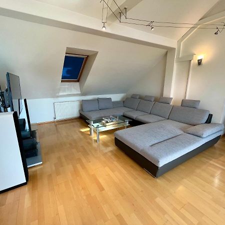 Atemberaubendes Loft Mit Pool Viena Exterior foto