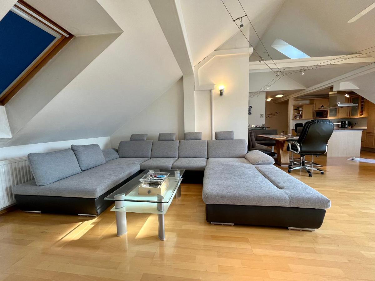 Atemberaubendes Loft Mit Pool Viena Exterior foto